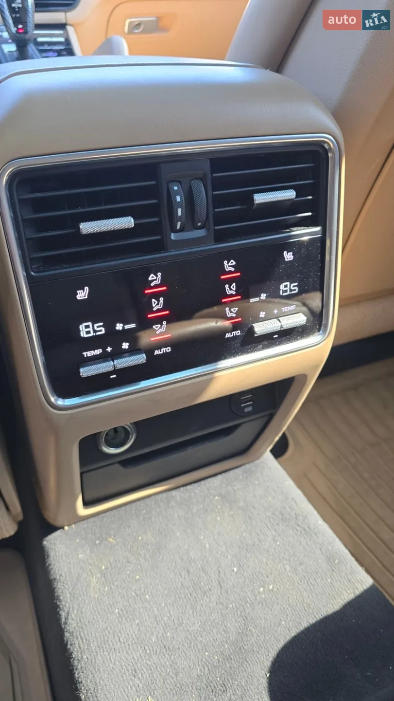 2019 Porsche Cayenne - мініатюра 21