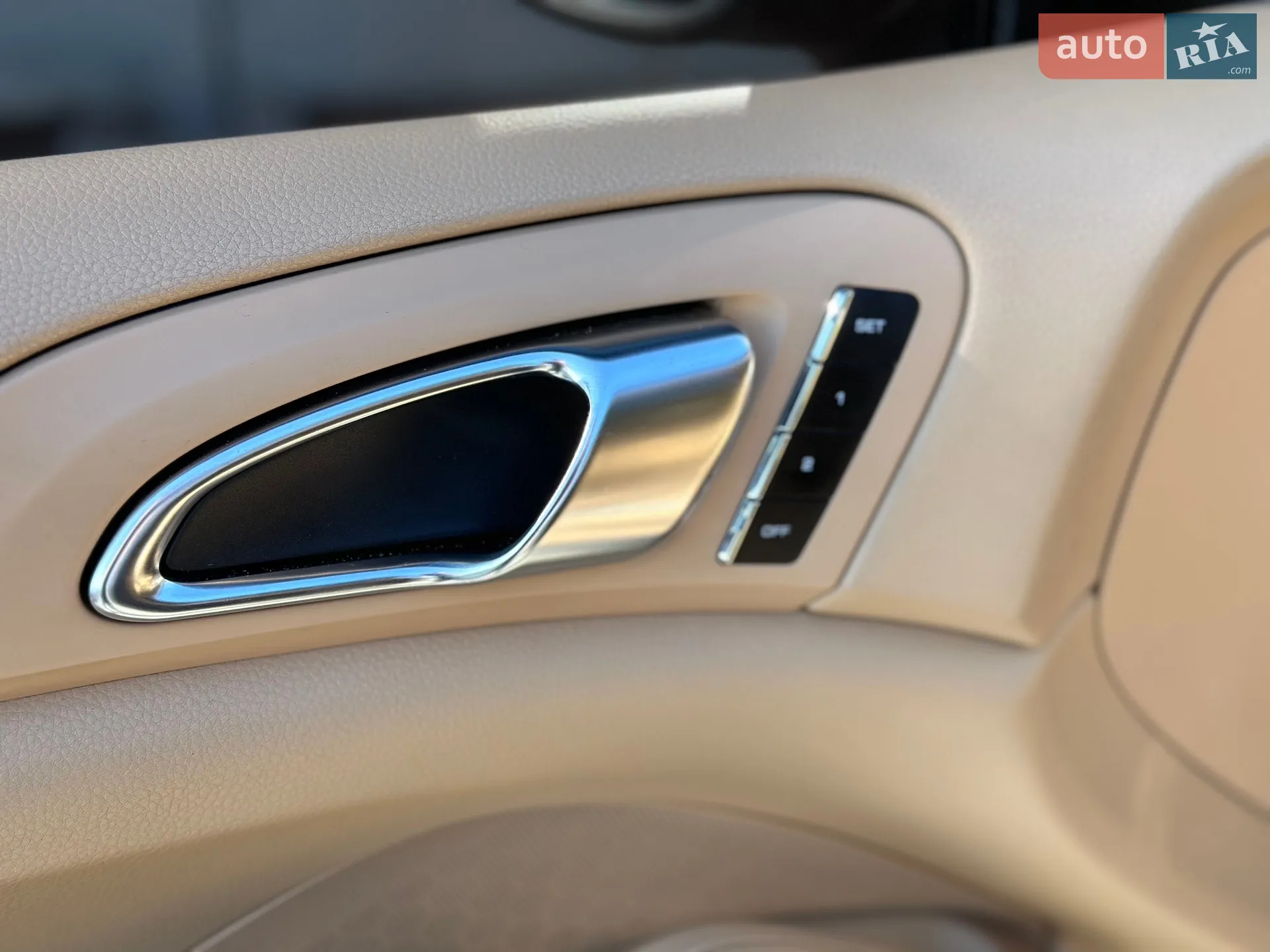 2012 Porsche Cayenne - мініатюра 16