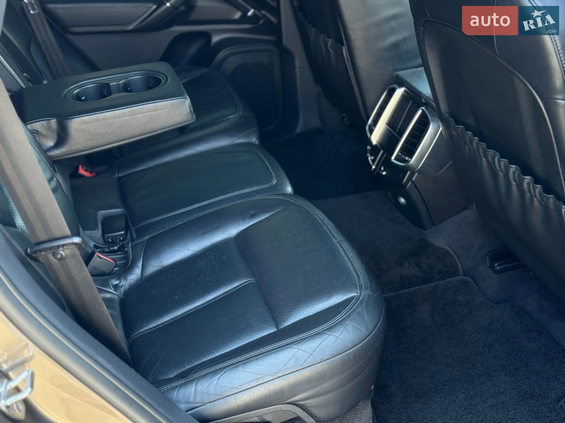2011 Porsche Cayenne - мініатюра 40
