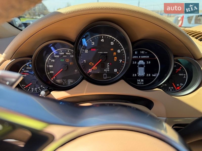 Позашляховик / Кросовер Porsche Cayenne 2016 в Дніпрі