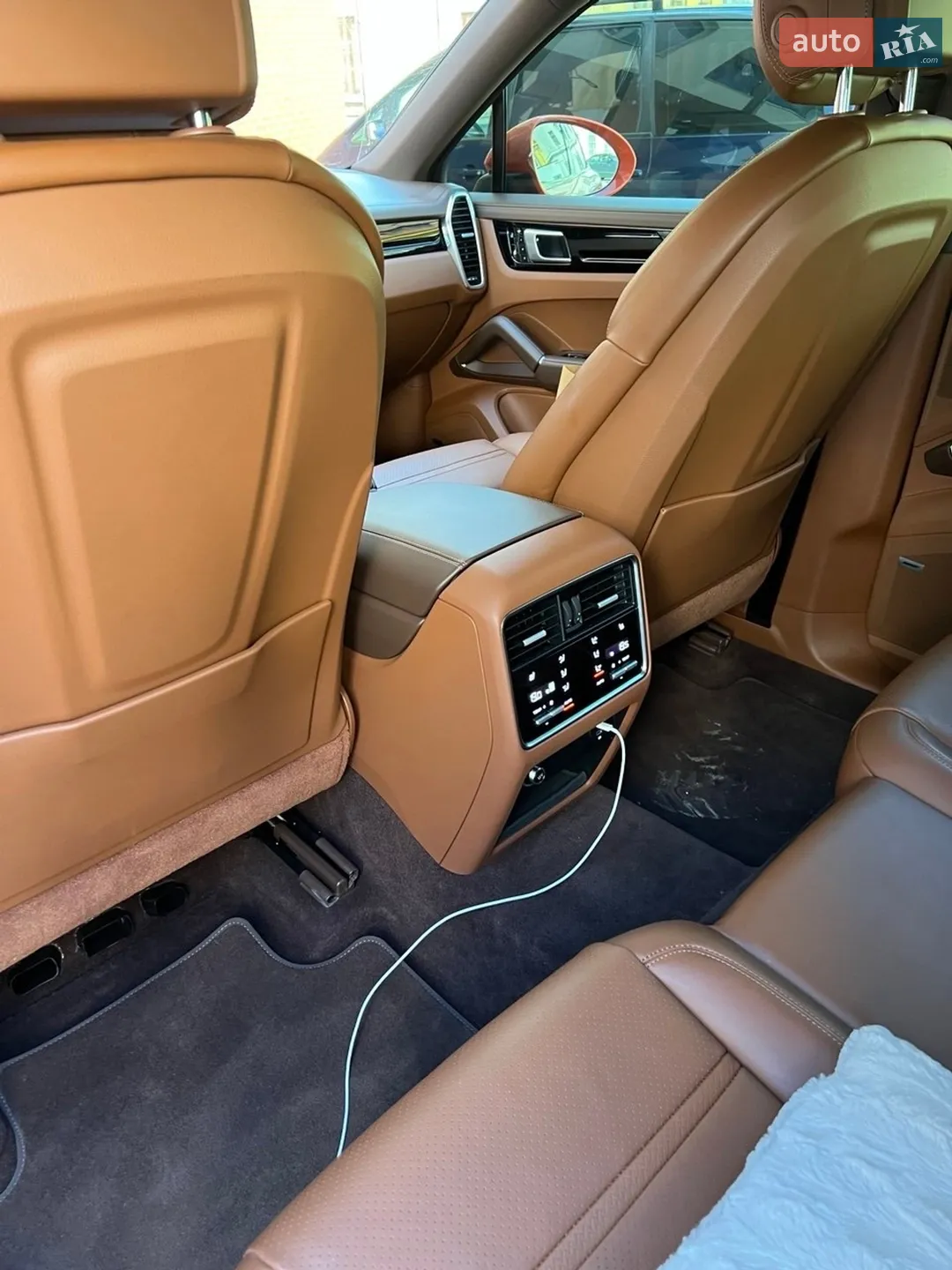 2020 Porsche Cayenne - мініатюра 6