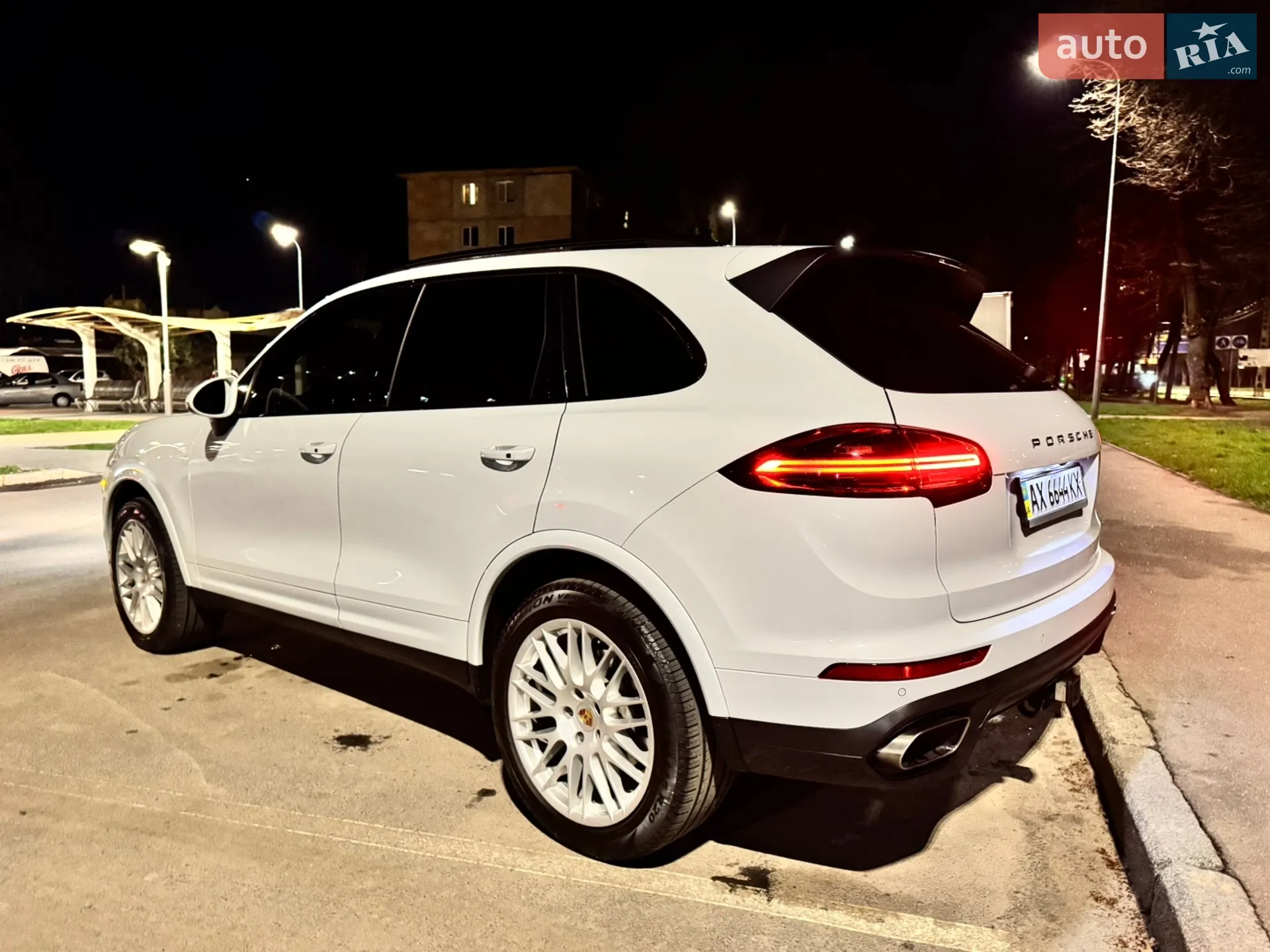 2016 Porsche Cayenne - мініатюра 12
