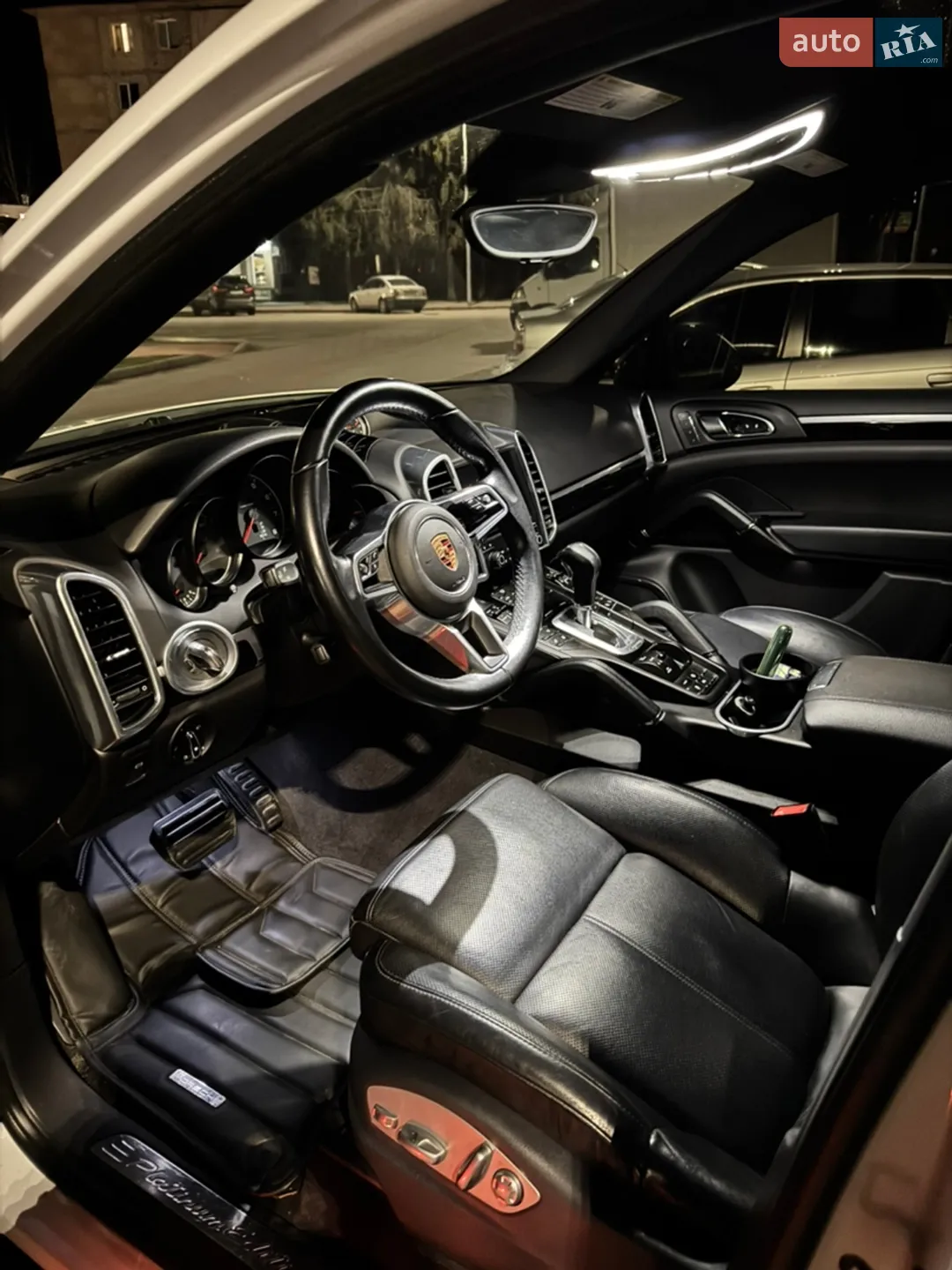 2016 Porsche Cayenne - мініатюра 22