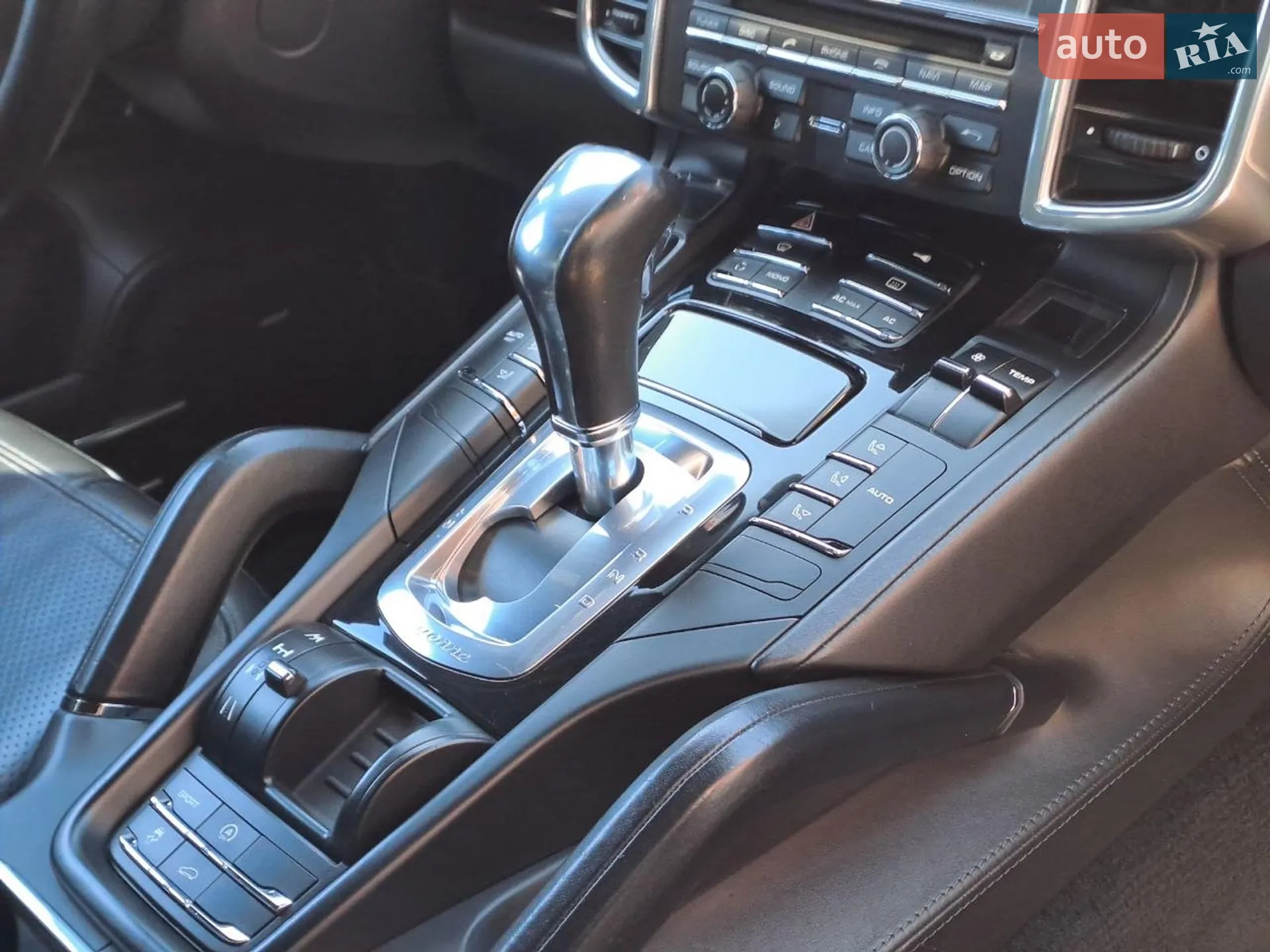 2010 Porsche Cayenne - мініатюра 27