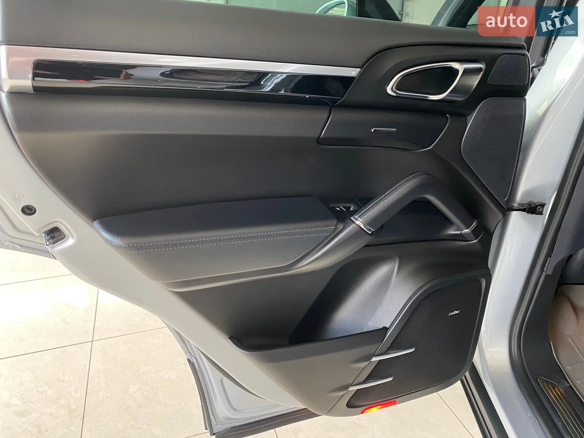 2015 Porsche Cayenne - мініатюра 41