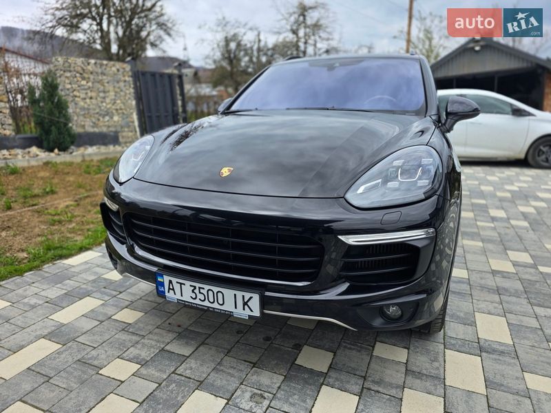 Позашляховик / Кросовер Porsche Cayenne 2015 в Косові