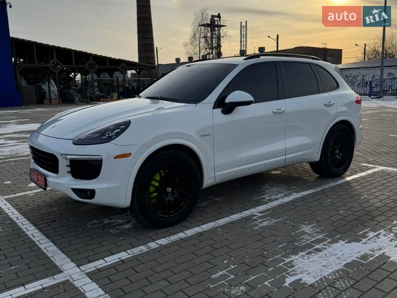 Позашляховик / Кросовер Porsche Cayenne 2017 в Нововолинську