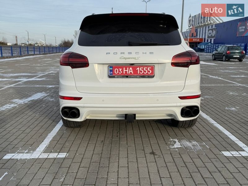 Позашляховик / Кросовер Porsche Cayenne 2017 в Нововолинську
