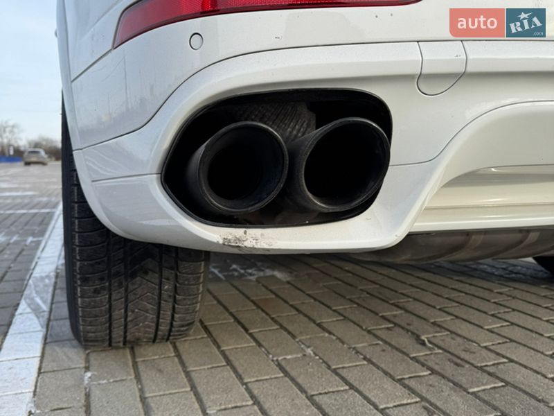 Позашляховик / Кросовер Porsche Cayenne 2017 в Нововолинську