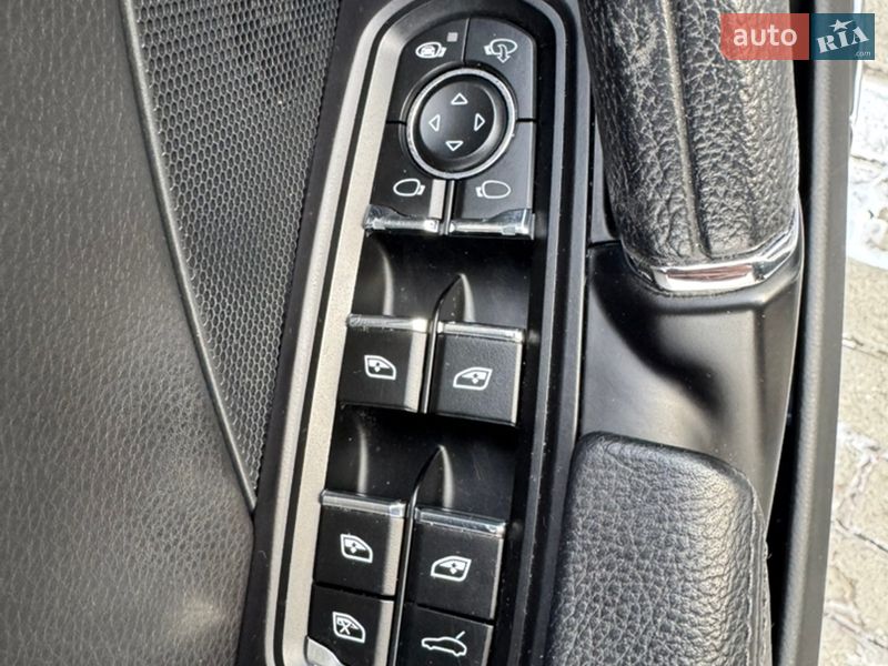 Позашляховик / Кросовер Porsche Cayenne 2017 в Нововолинську