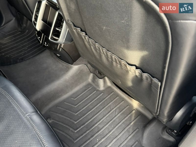 Позашляховик / Кросовер Porsche Cayenne 2017 в Нововолинську