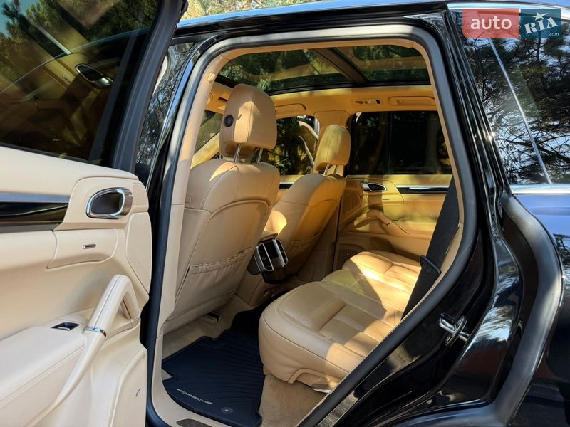 Внедорожник / Кроссовер Porsche Cayenne 2015 в Днепре фото 13 Внедорожник / Кроссовер Porsche Cayenne 2015 в Днепре