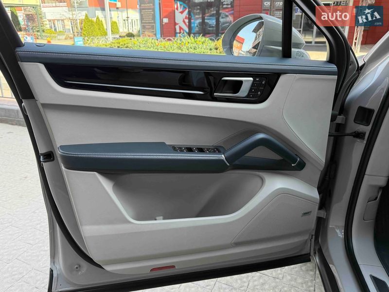 Позашляховик / Кросовер Porsche Cayenne 2022 в Львові