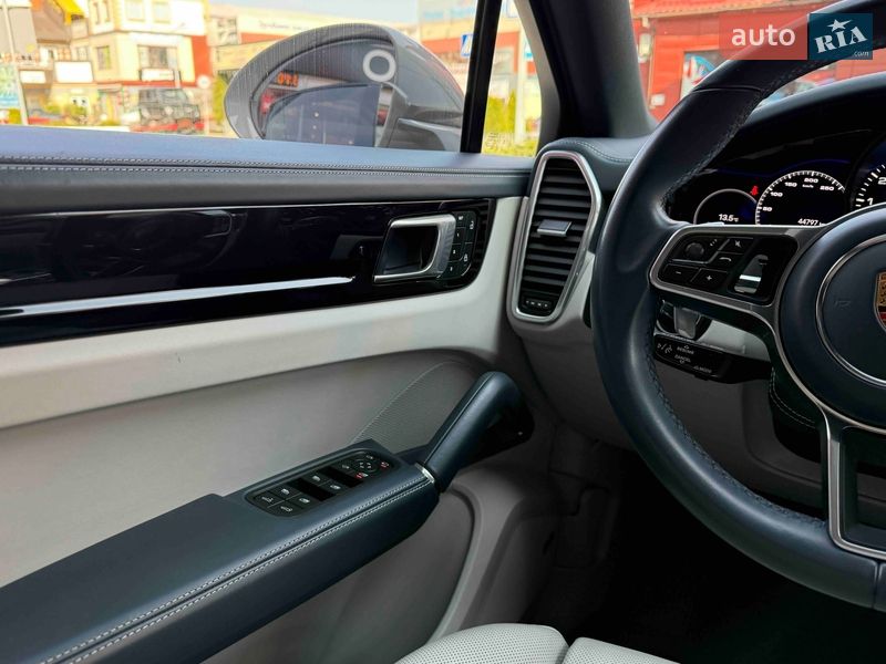 Позашляховик / Кросовер Porsche Cayenne 2022 в Львові