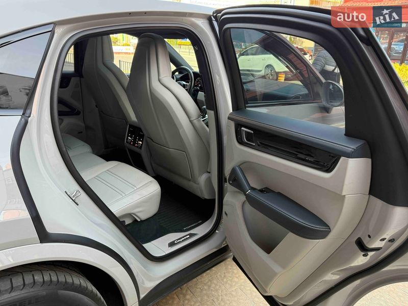 Позашляховик / Кросовер Porsche Cayenne 2022 в Львові