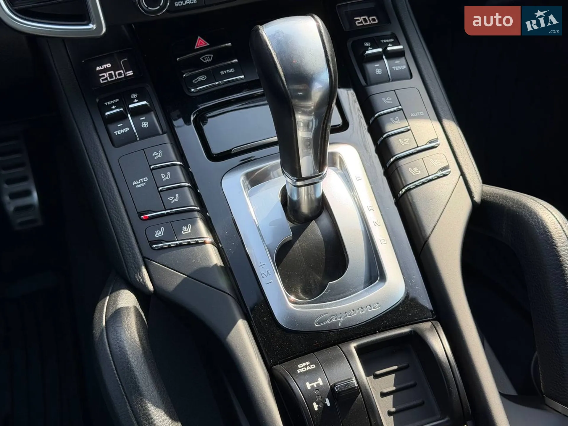 2017 Porsche Cayenne - мініатюра 44
