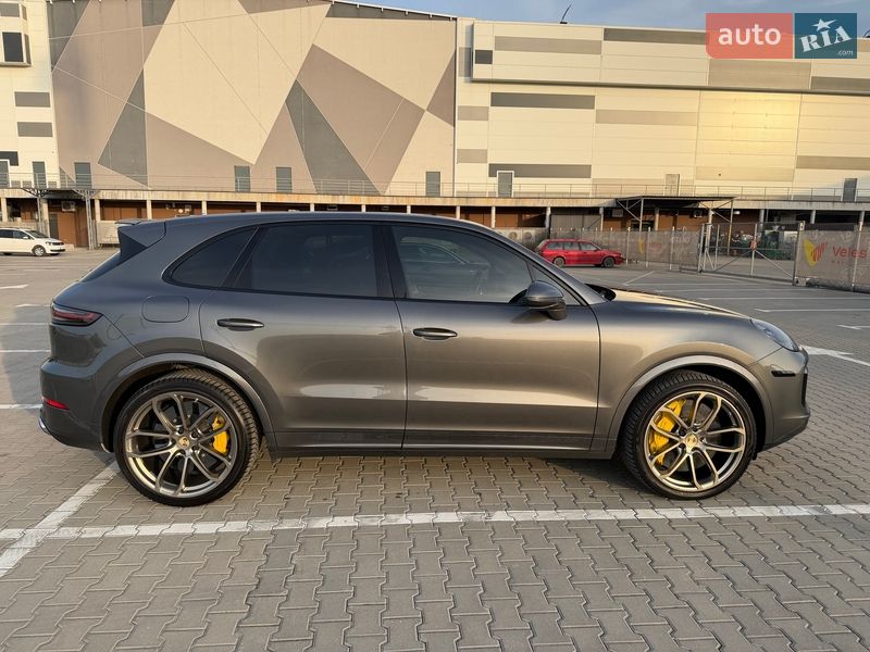 Внедорожник / Кроссовер Porsche Cayenne 2018 в Ивано-Франковске