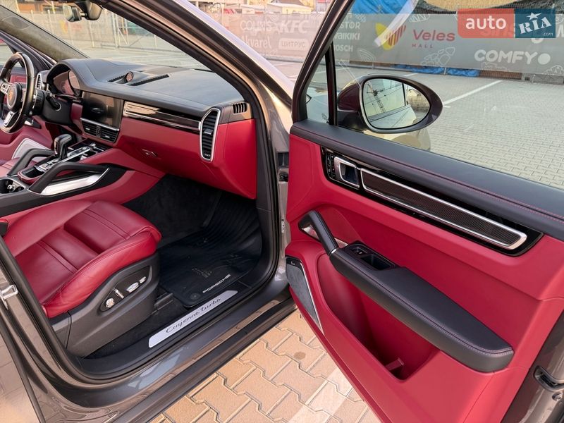 Внедорожник / Кроссовер Porsche Cayenne 2018 в Ивано-Франковске