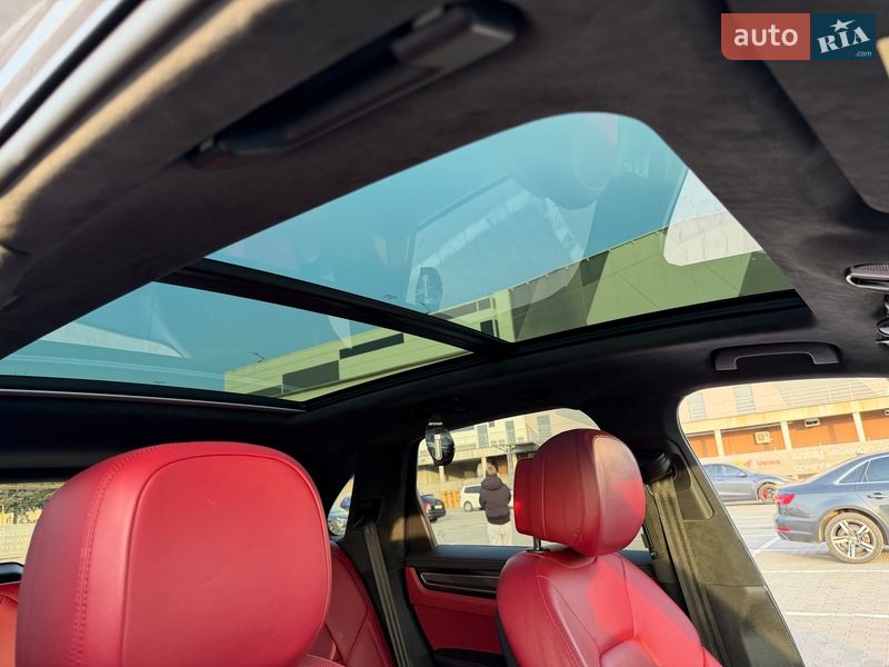 Внедорожник / Кроссовер Porsche Cayenne 2018 в Ивано-Франковске