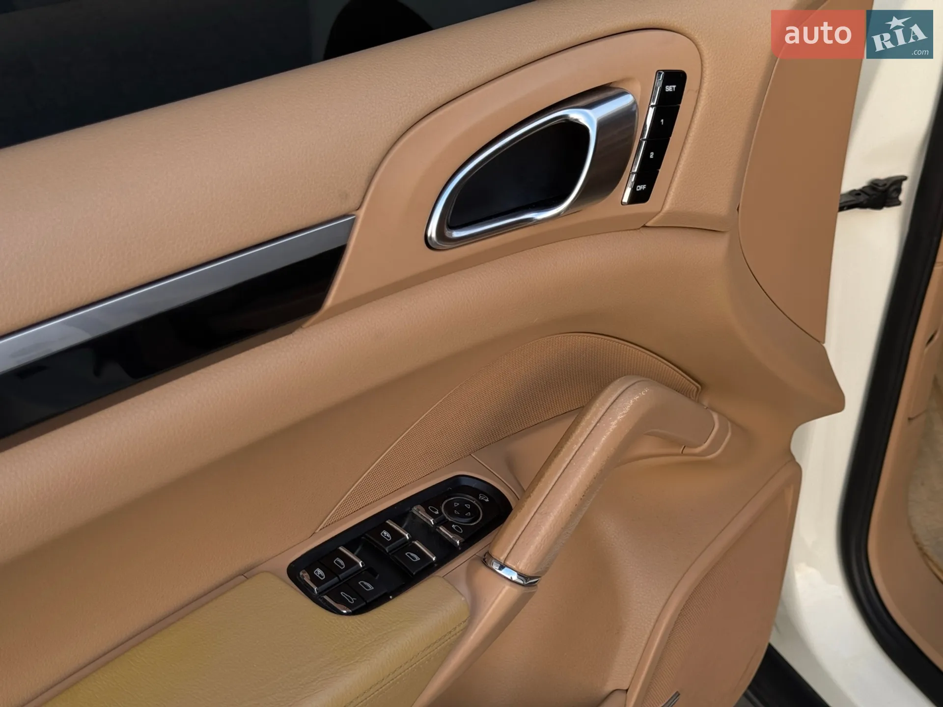 2011 Porsche Cayenne - мініатюра 23