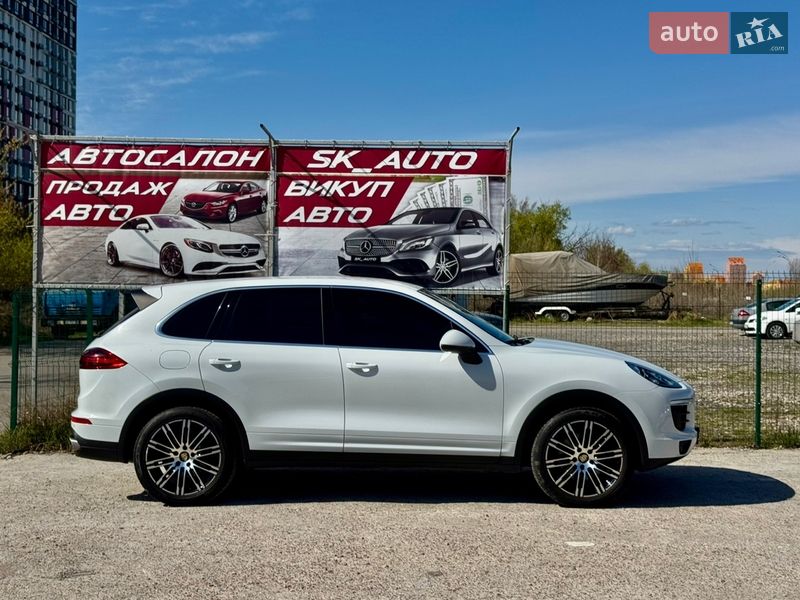 Внедорожник / Кроссовер Porsche Cayenne 2016 в Киеве