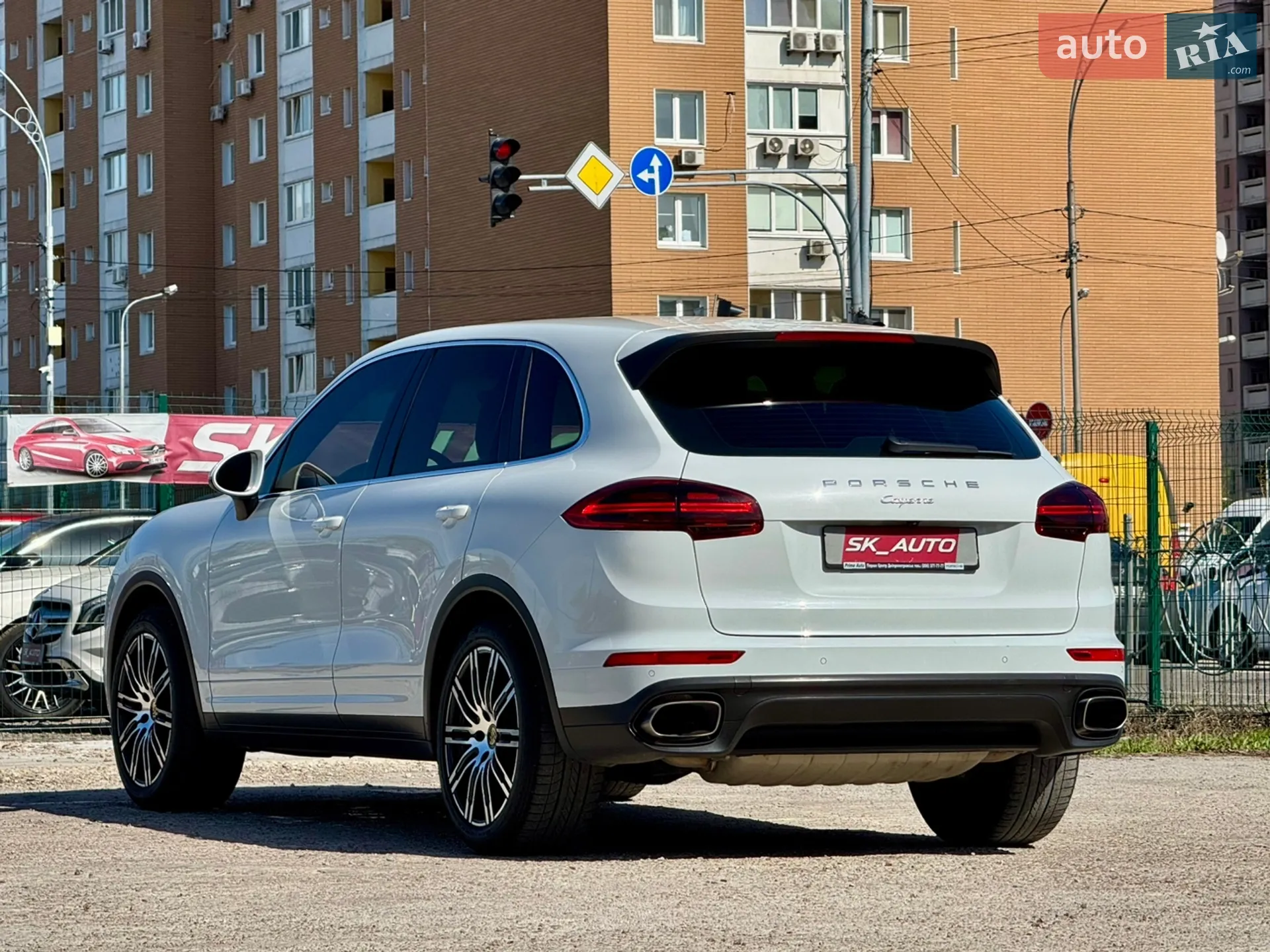 2016 Porsche Cayenne - мініатюра 8