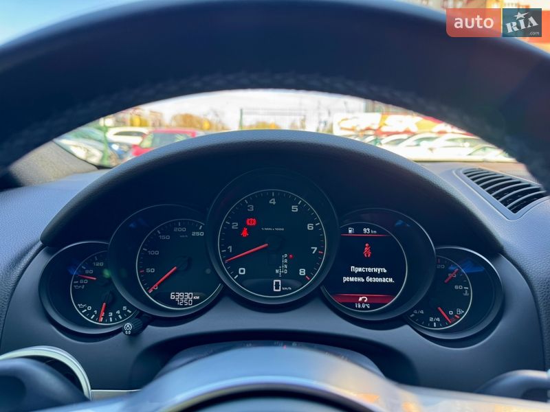 Внедорожник / Кроссовер Porsche Cayenne 2016 в Киеве