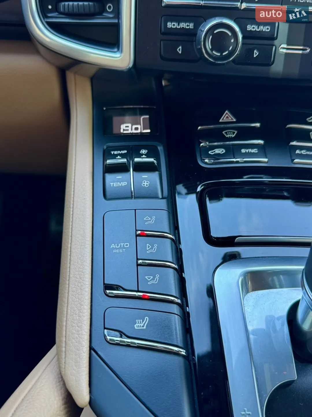 2016 Porsche Cayenne - мініатюра 23