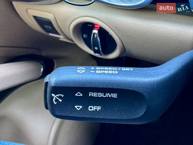 Внедорожник / Кроссовер Porsche Cayenne 2016 в Киеве