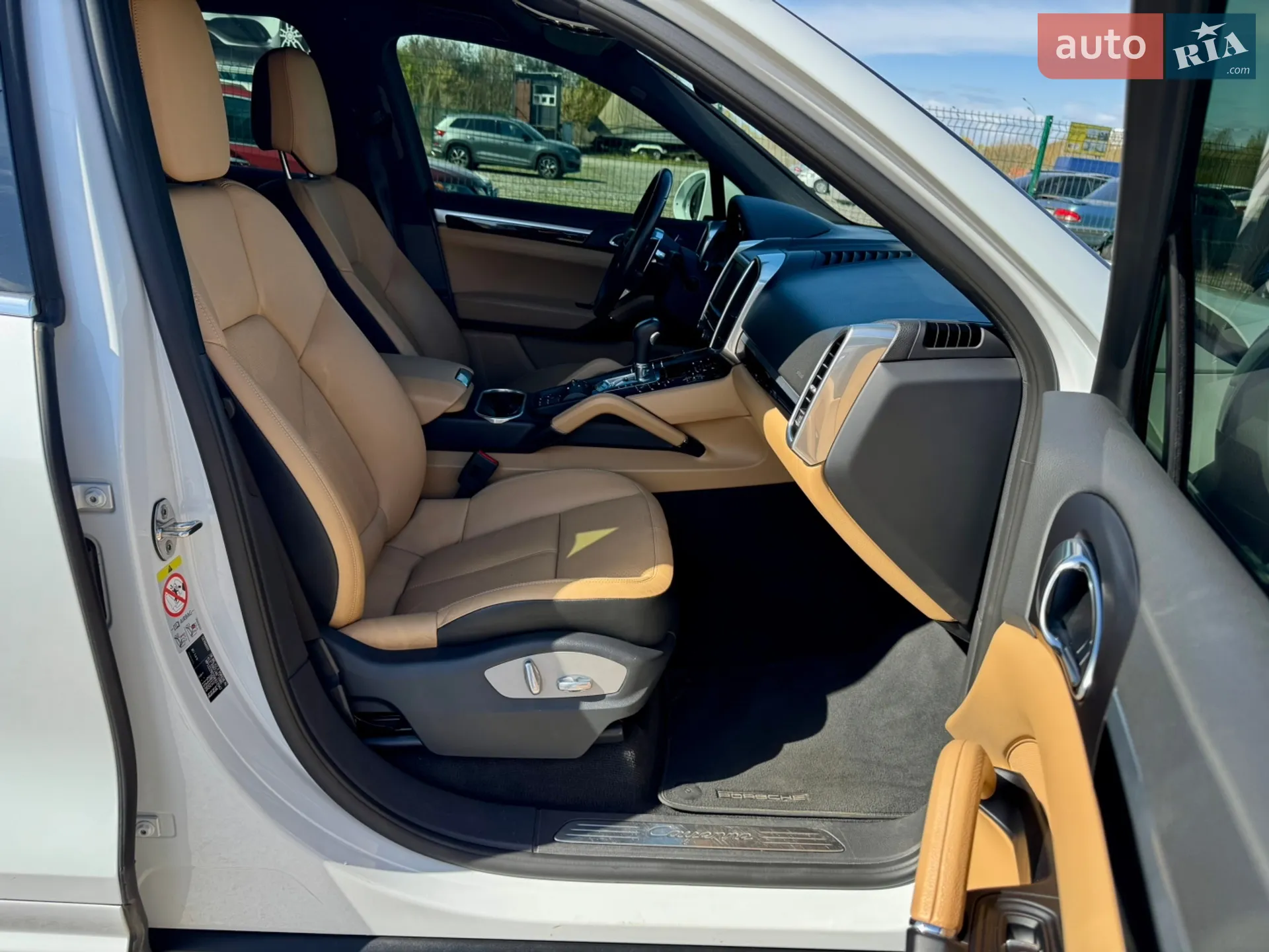 2016 Porsche Cayenne - мініатюра 68