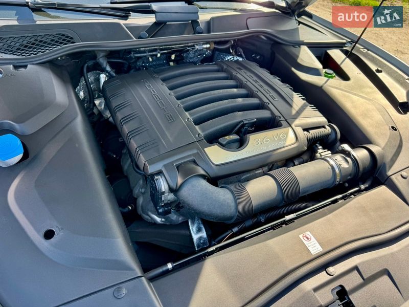 Внедорожник / Кроссовер Porsche Cayenne 2016 в Киеве