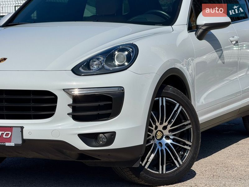 Внедорожник / Кроссовер Porsche Cayenne 2016 в Киеве