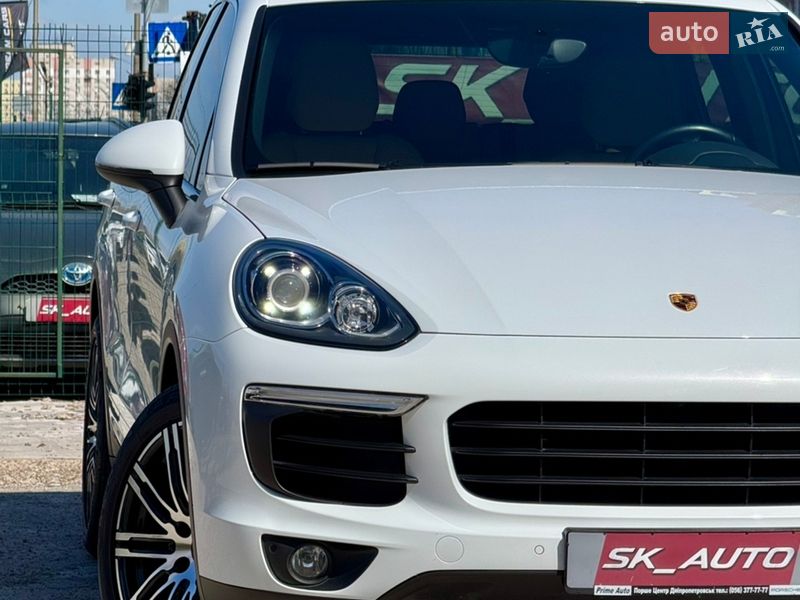 Внедорожник / Кроссовер Porsche Cayenne 2016 в Киеве