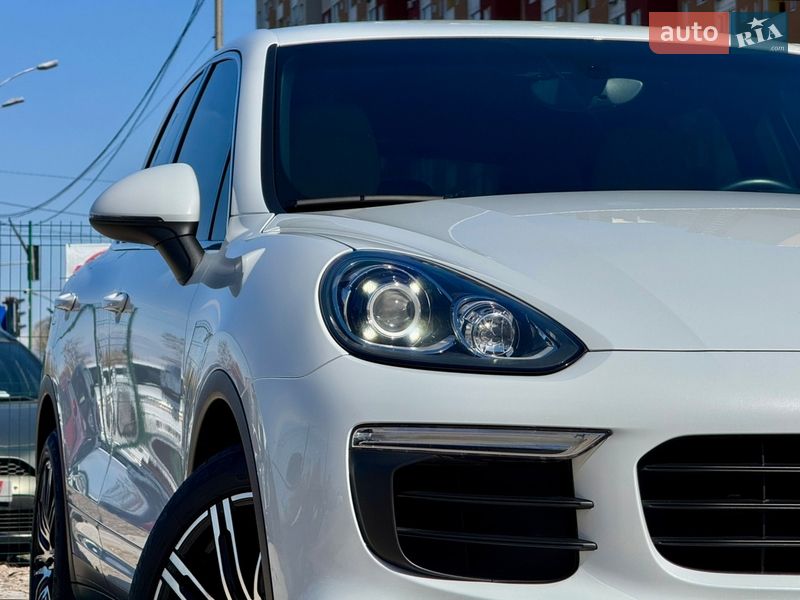 Внедорожник / Кроссовер Porsche Cayenne 2016 в Киеве