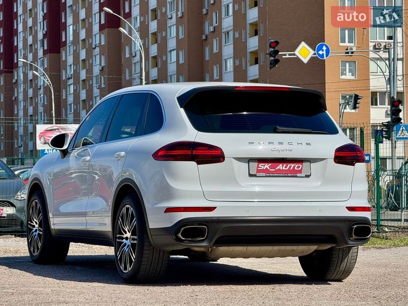 Внедорожник / Кроссовер Porsche Cayenne 2016 в Киеве