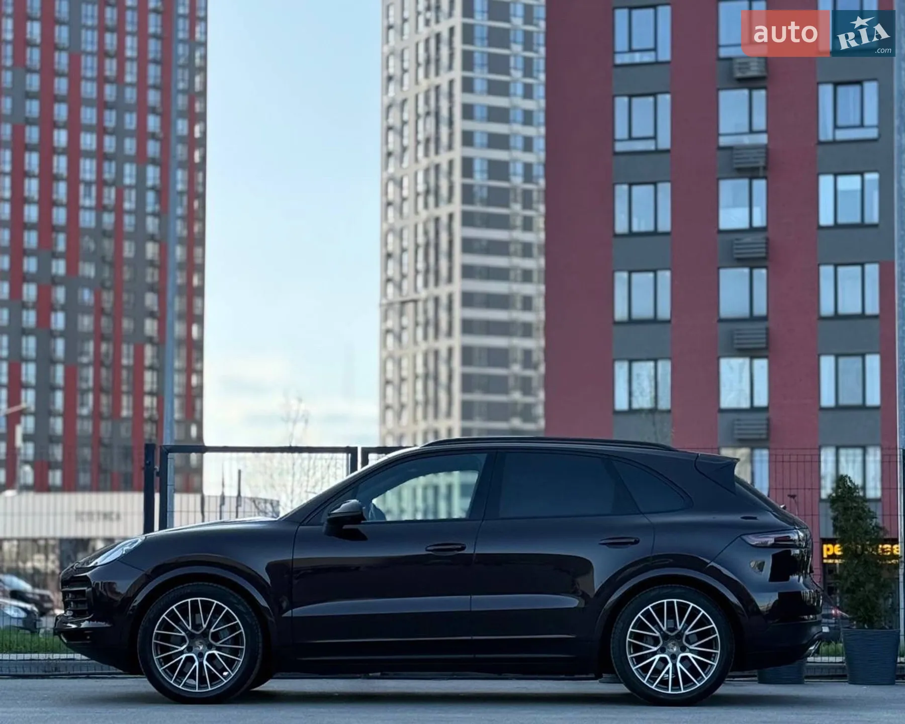 2019 Porsche Cayenne - мініатюра 11