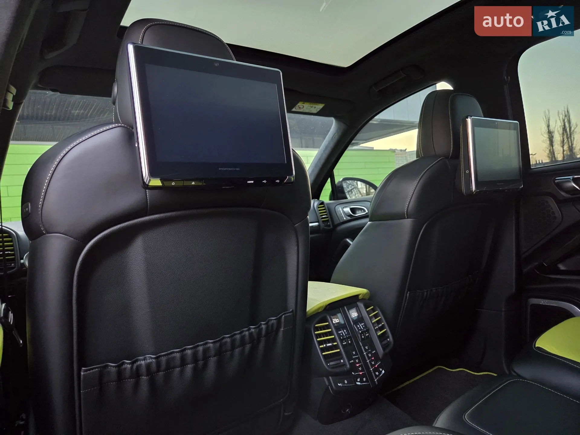 2015 Porsche Cayenne - мініатюра 24