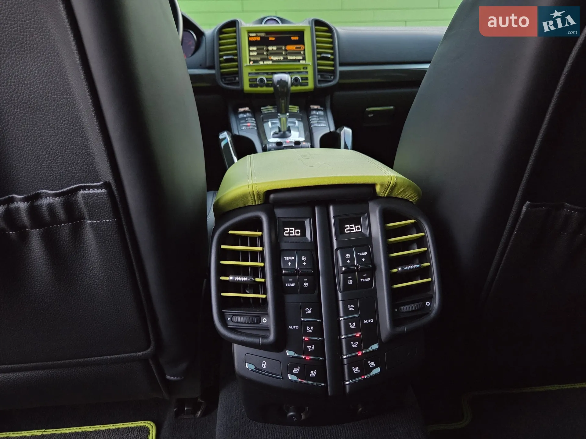 2015 Porsche Cayenne - мініатюра 26