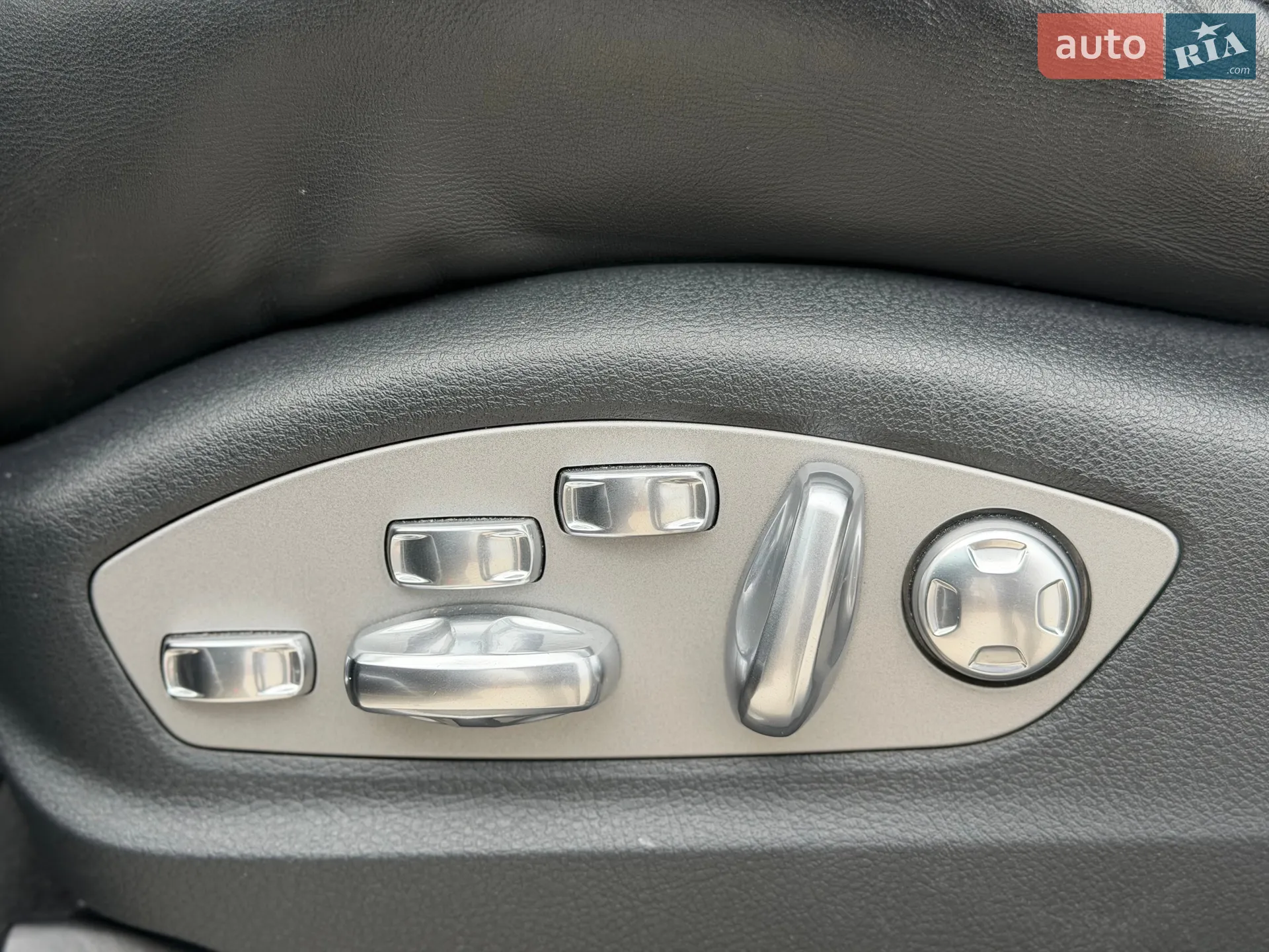 2011 Porsche Cayenne - мініатюра 21
