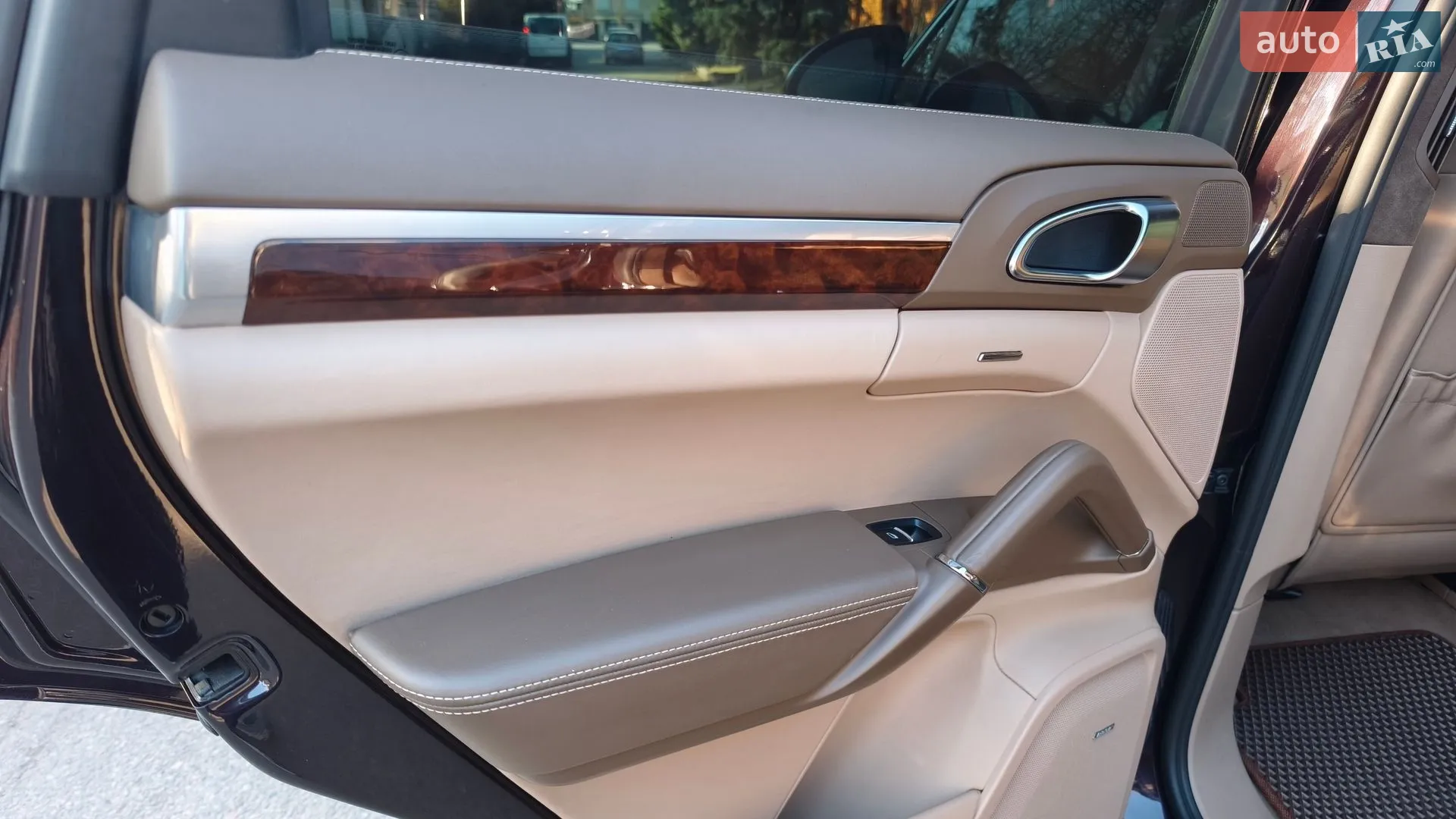 2011 Porsche Cayenne - мініатюра 18