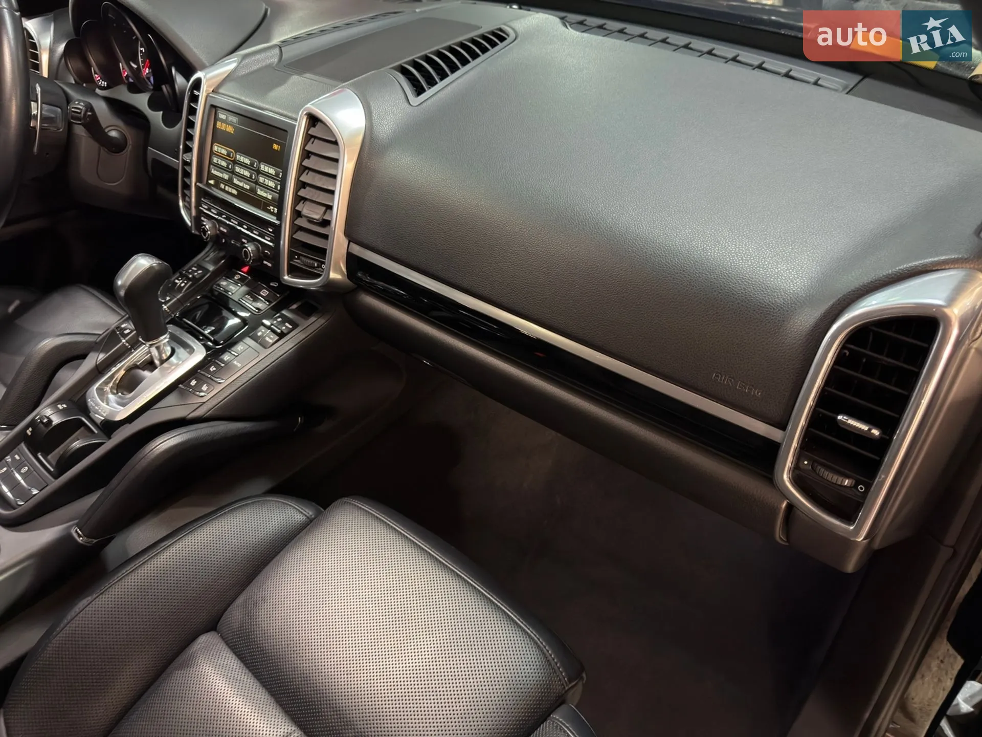2016 Porsche Cayenne - мініатюра 29