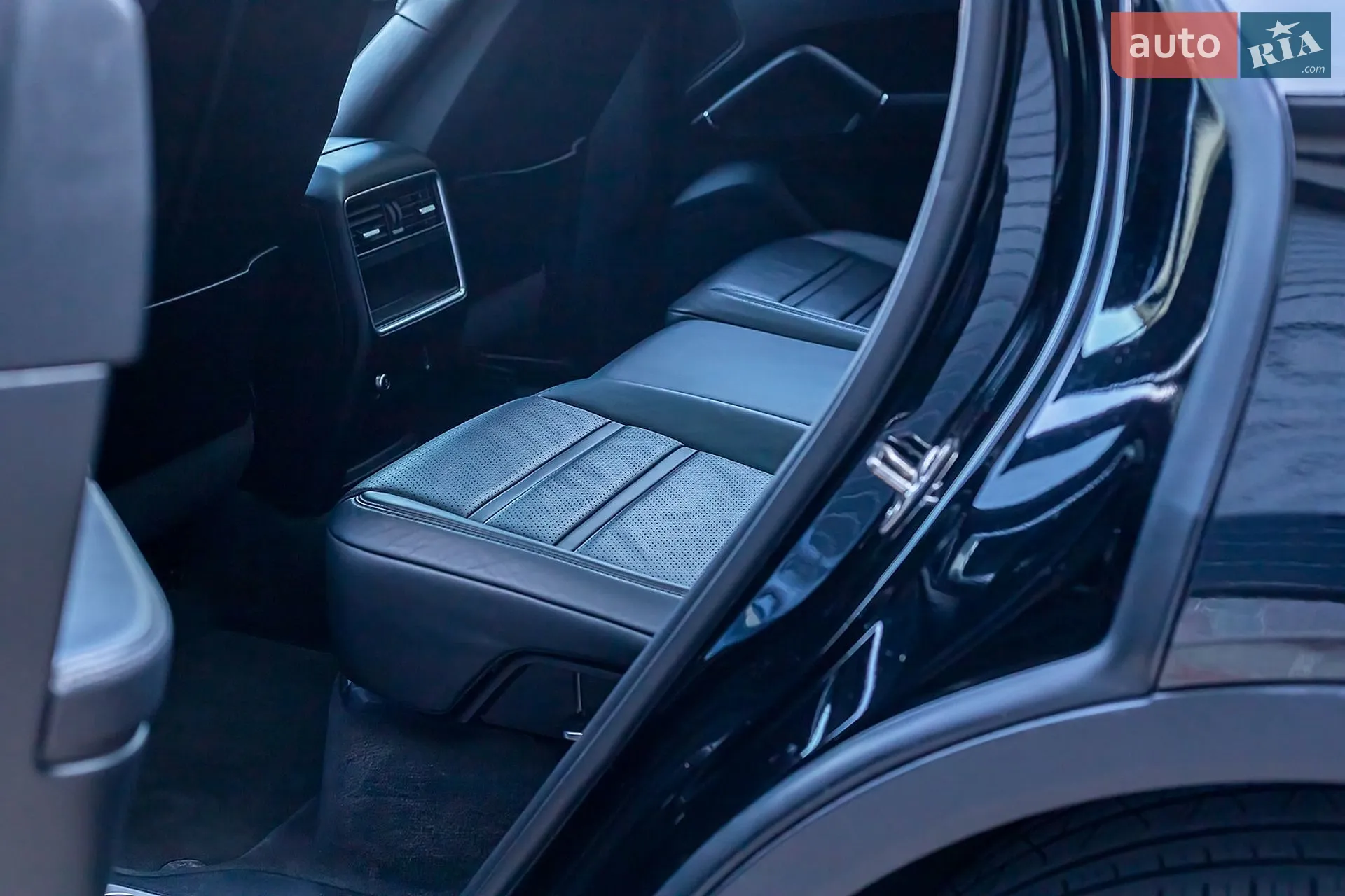 2018 Porsche Cayenne - мініатюра 10