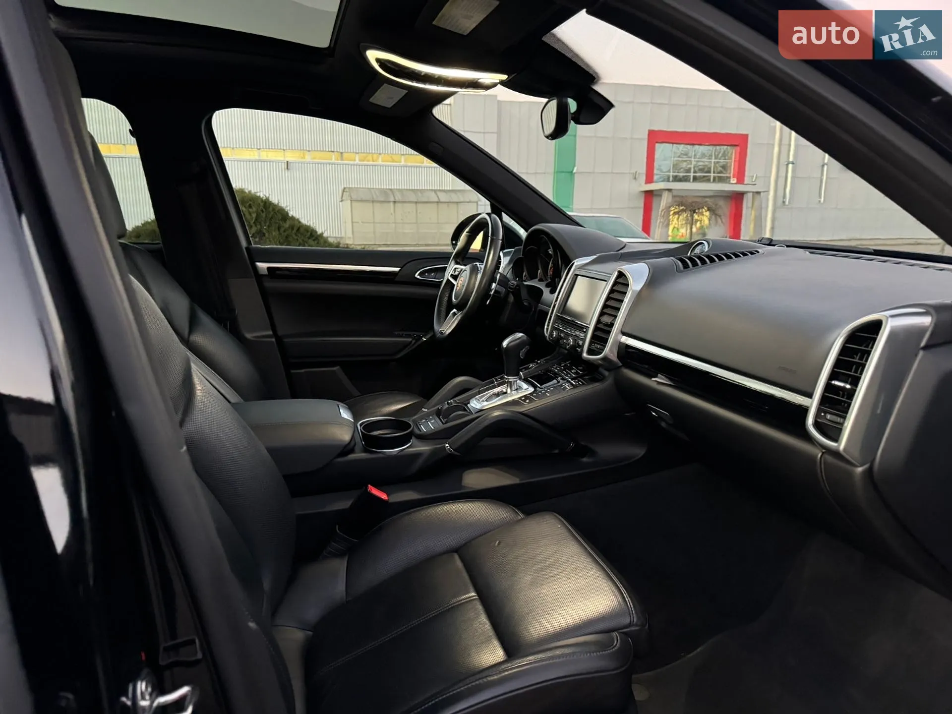 2015 Porsche Cayenne - мініатюра 30