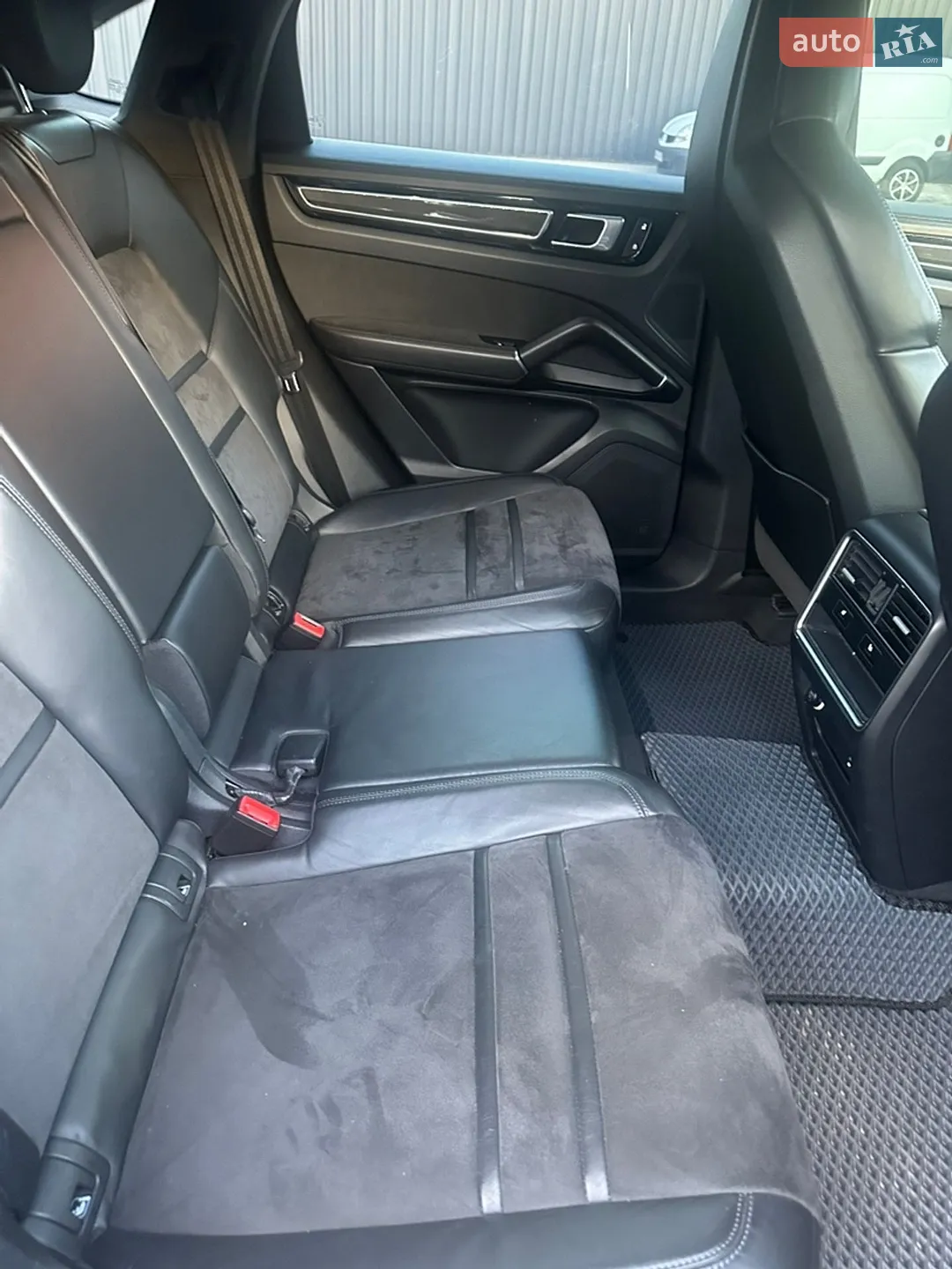 2022 Porsche Cayenne - мініатюра 15