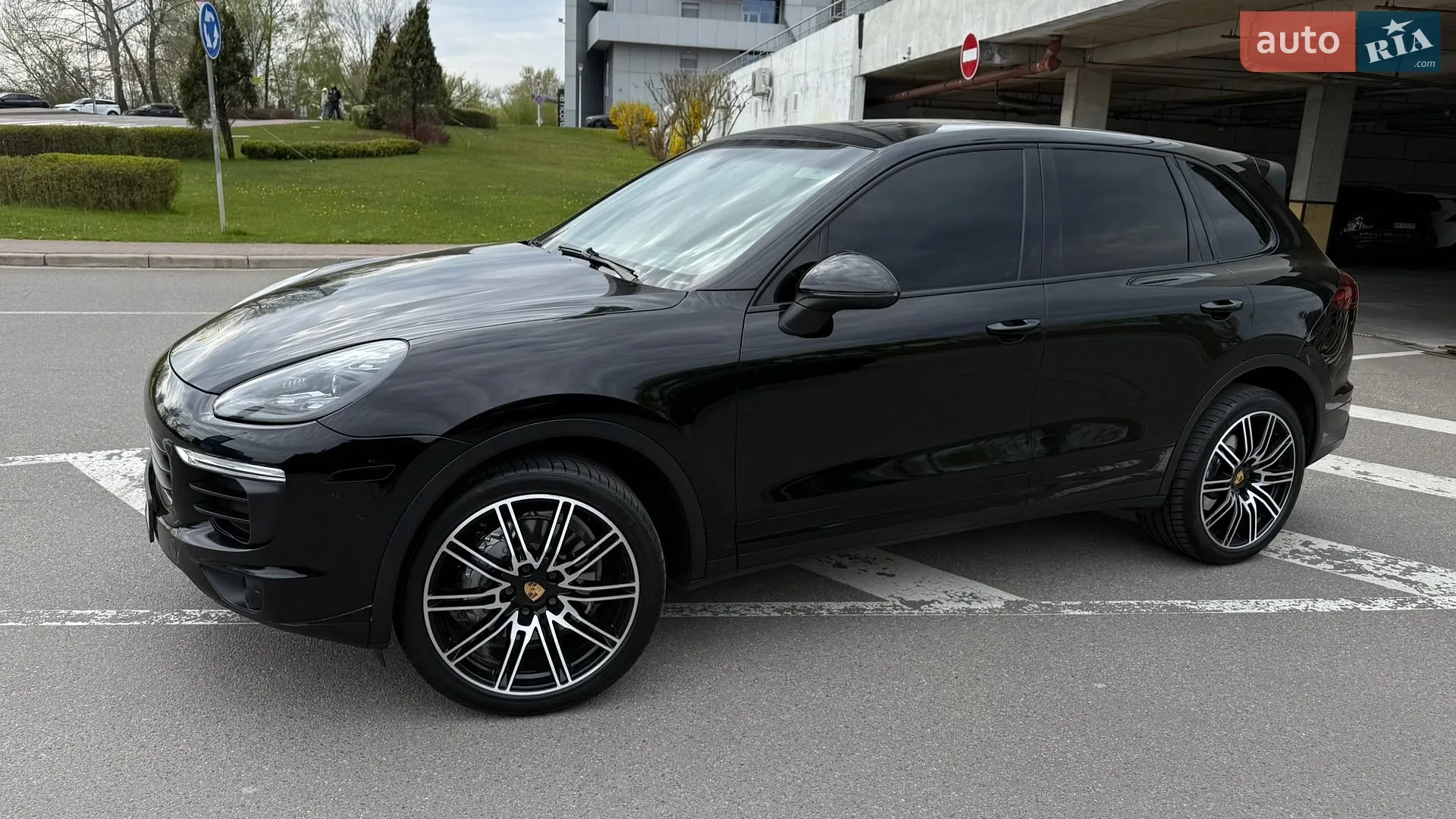 2017 Porsche Cayenne - мініатюра 2
