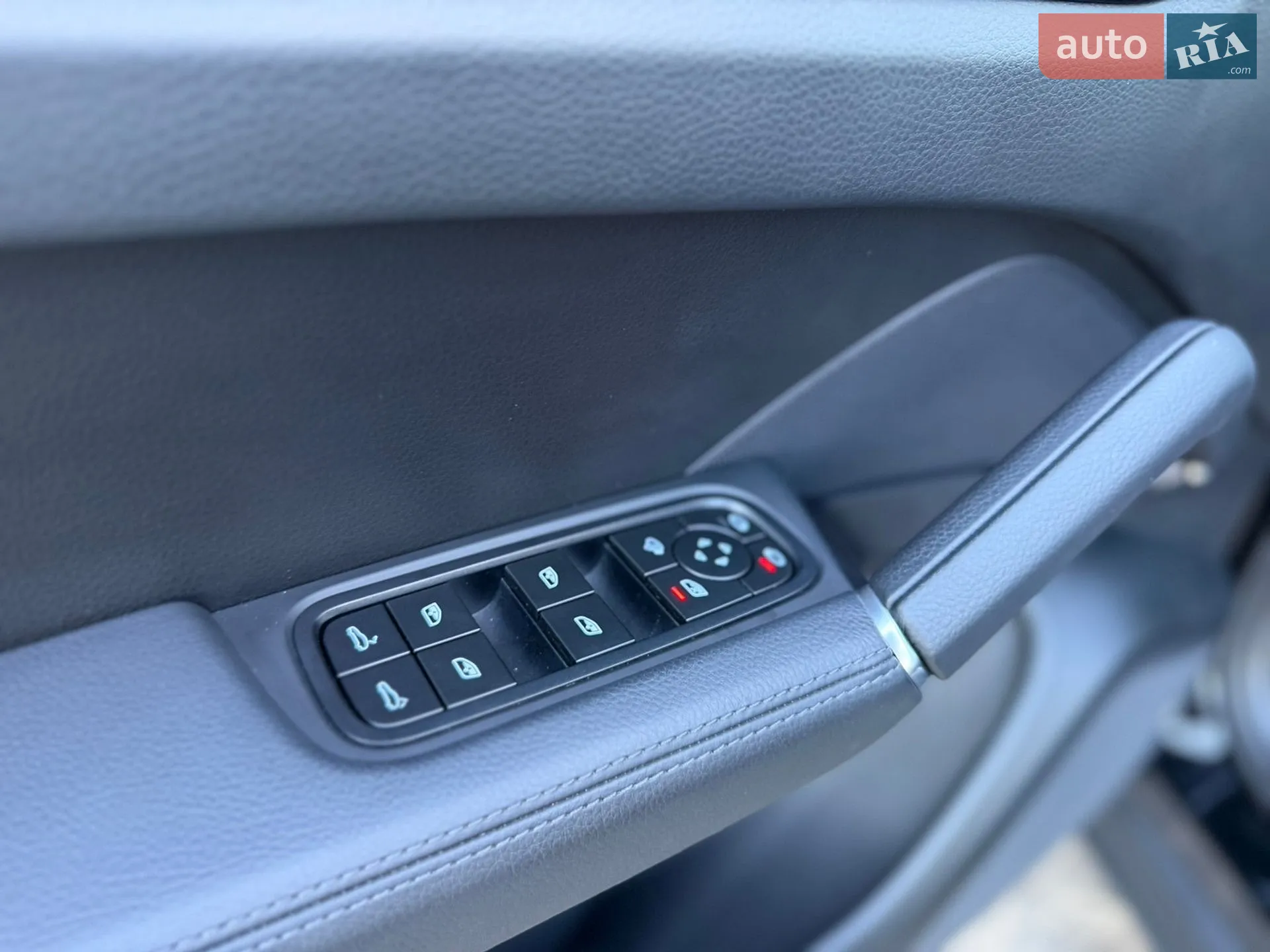 2023 Porsche Cayenne - мініатюра 31