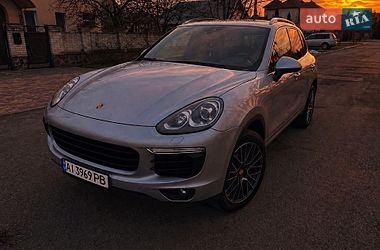 Позашляховик / Кросовер Porsche Cayenne 2016 в Чернівцях