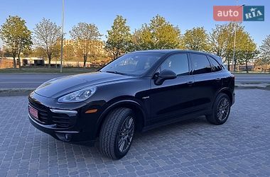 Позашляховик / Кросовер Porsche Cayenne 2016 в Львові