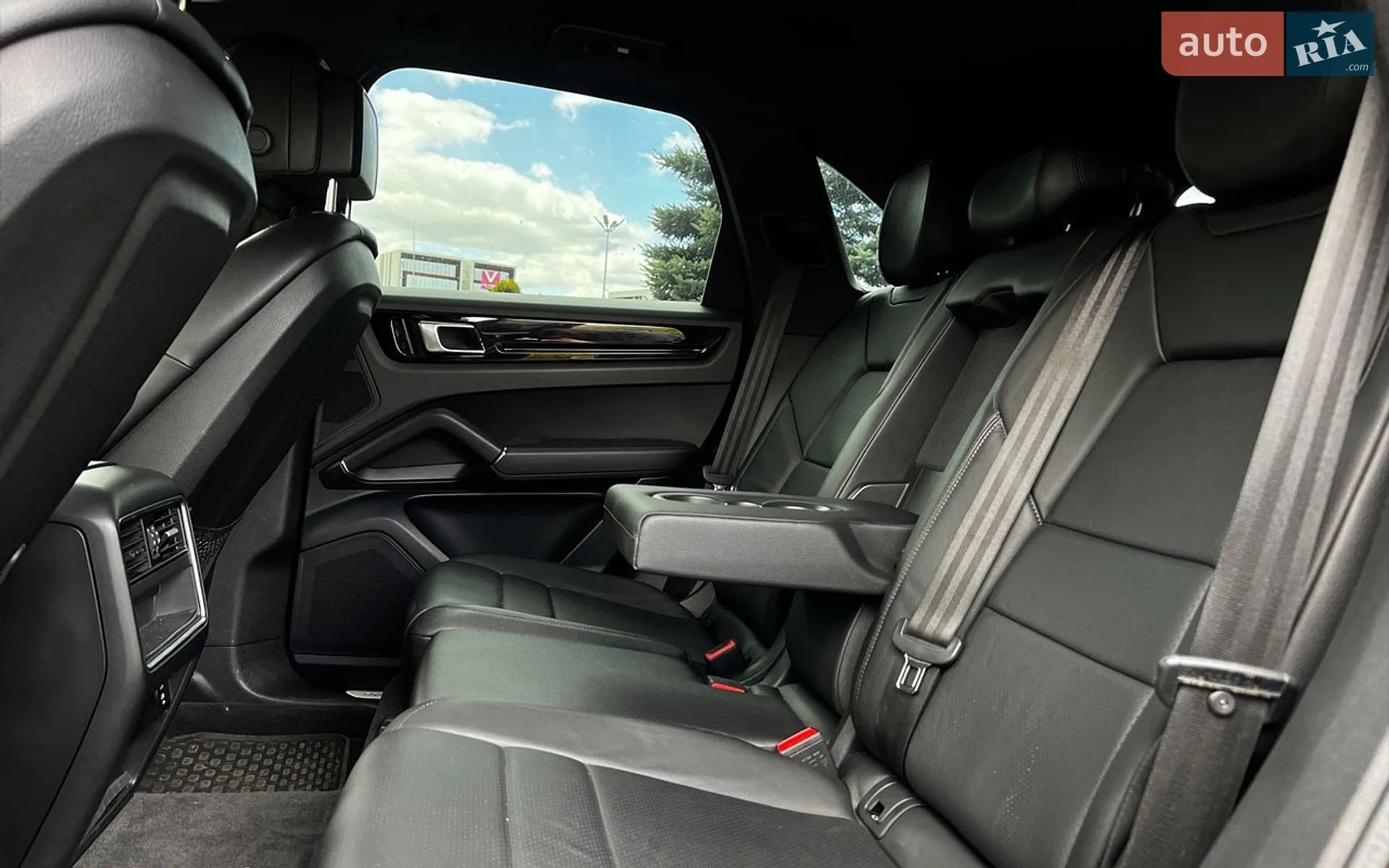2020 Porsche Cayenne - мініатюра 28