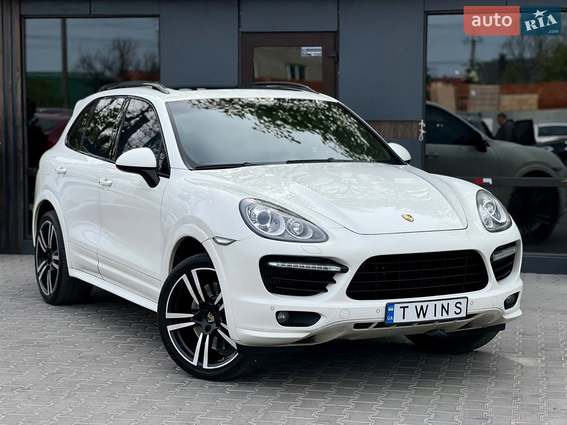 2011 Porsche Cayenne - мініатюра 3